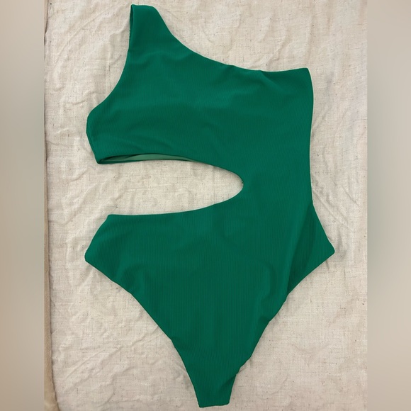 Beach Riot Celine Cutout One-Shoulder One-Piece Swimsuit - Picture 3 of 5